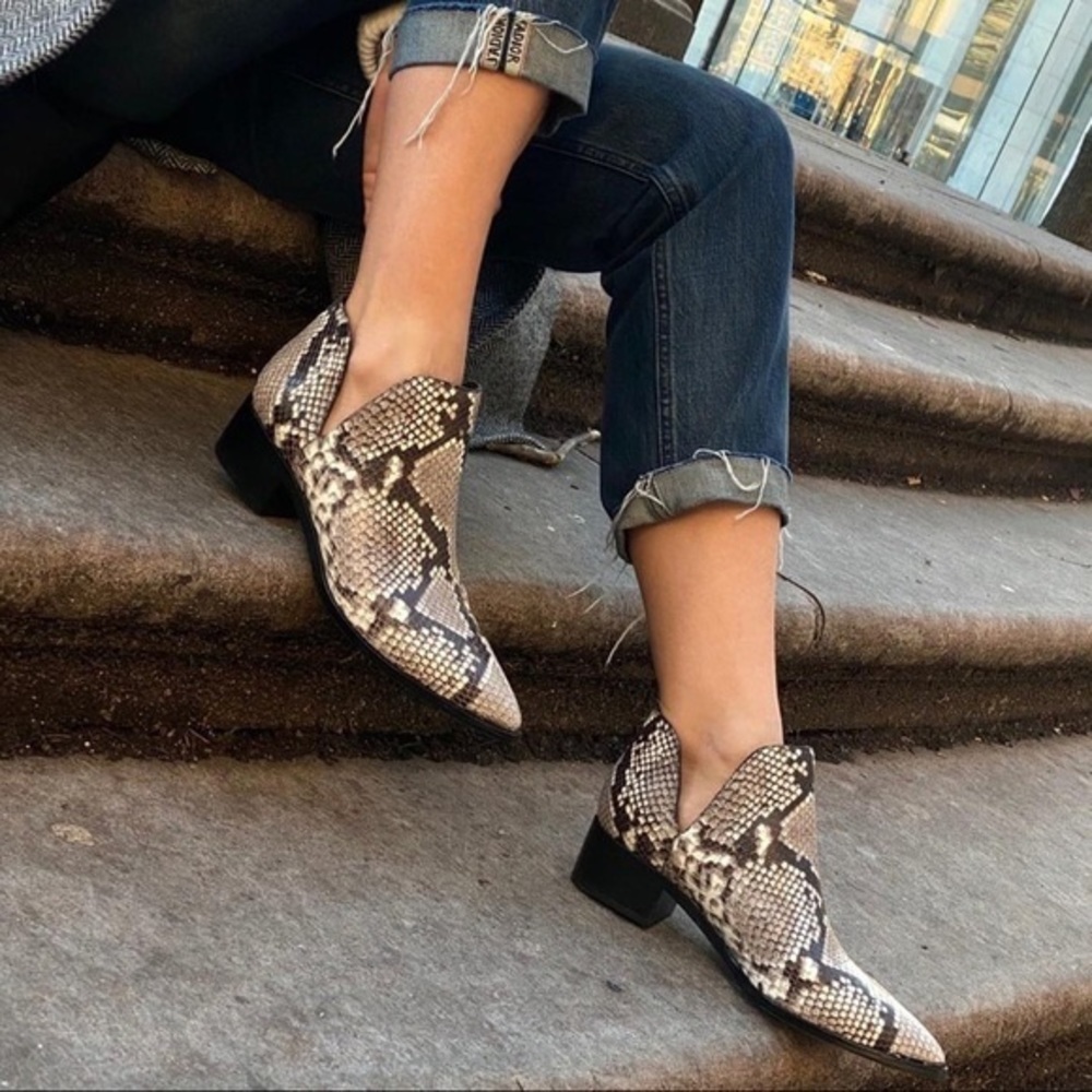 NIB Marc Fisher Yilda Notched Western Leather Ankle Bootie Black Snake Multi 8M